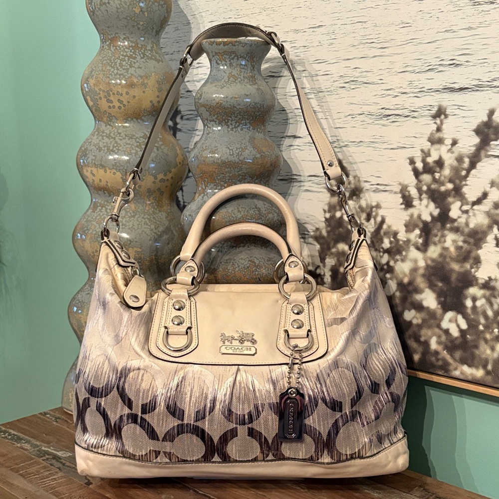 RARE. Coach Cream and Navy Shoulder Bag